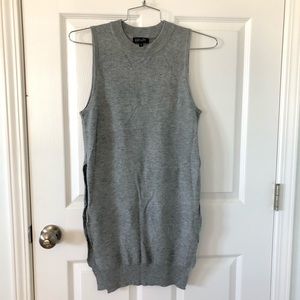 Elliatt Grey Sleeveless Sweater Tunic- Size Small